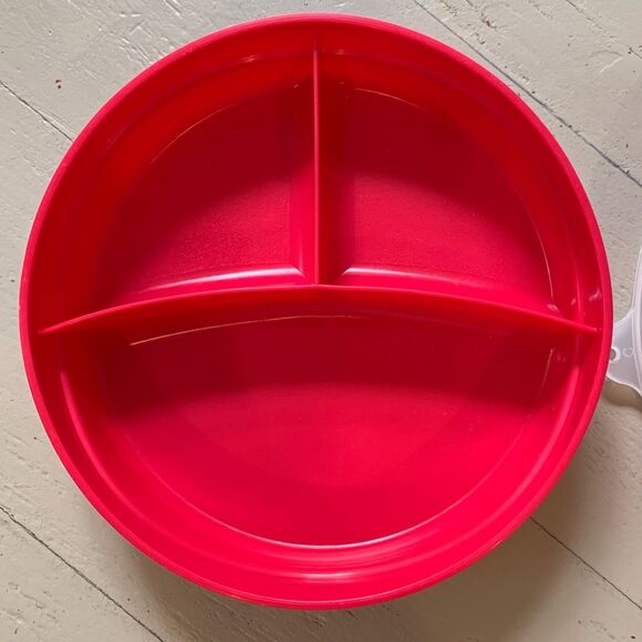 Tupperware set of 2 pink Munchkids divided plate with lids snack lunch school - Picture 2 of 11